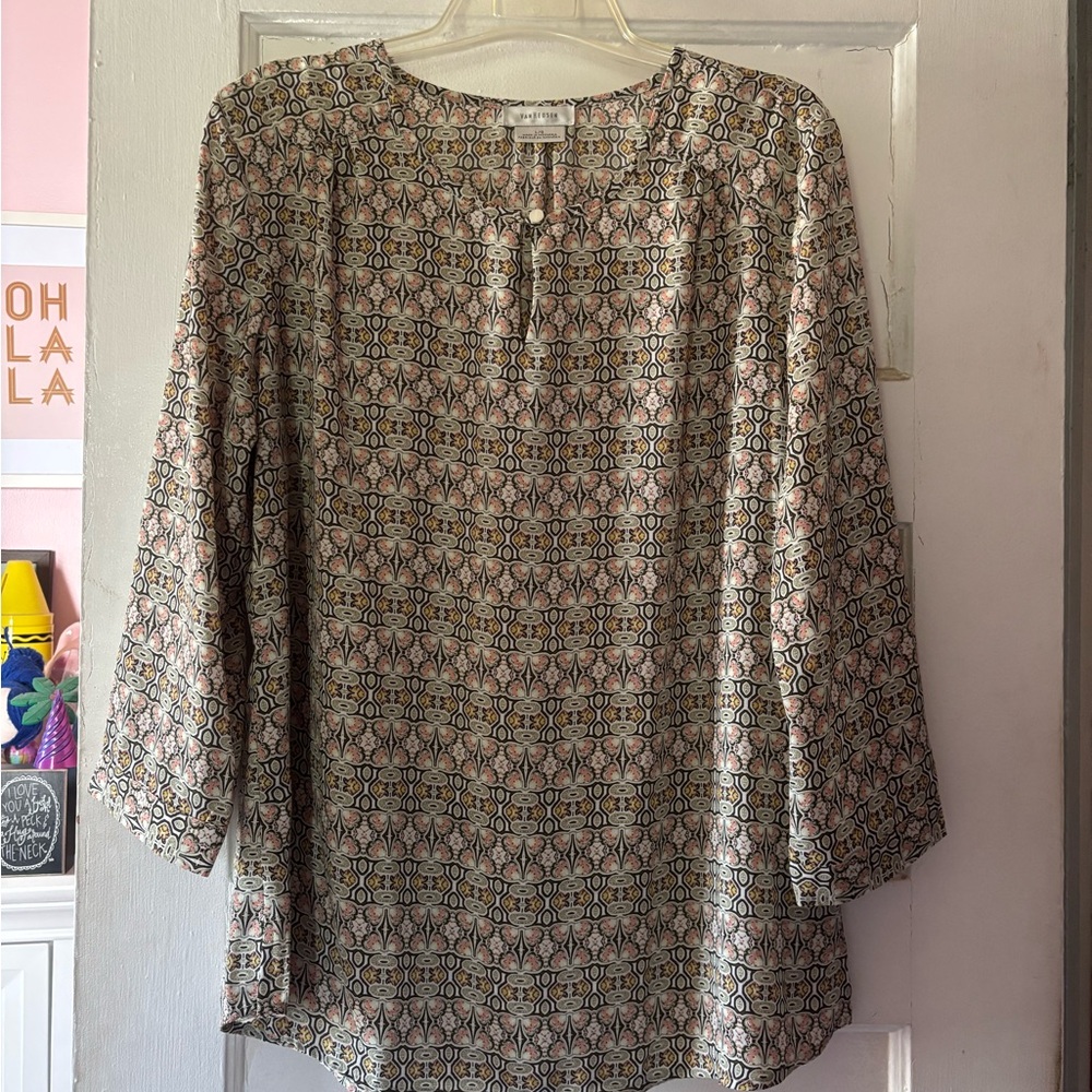 Van Heusen Gray and White 3/4 Sleeve Blouse with Mandarin Collar